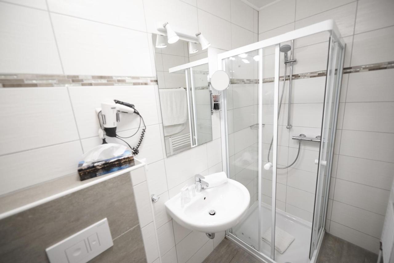 ברמרהבן Hotel Wurster Kroog מראה חיצוני תמונה